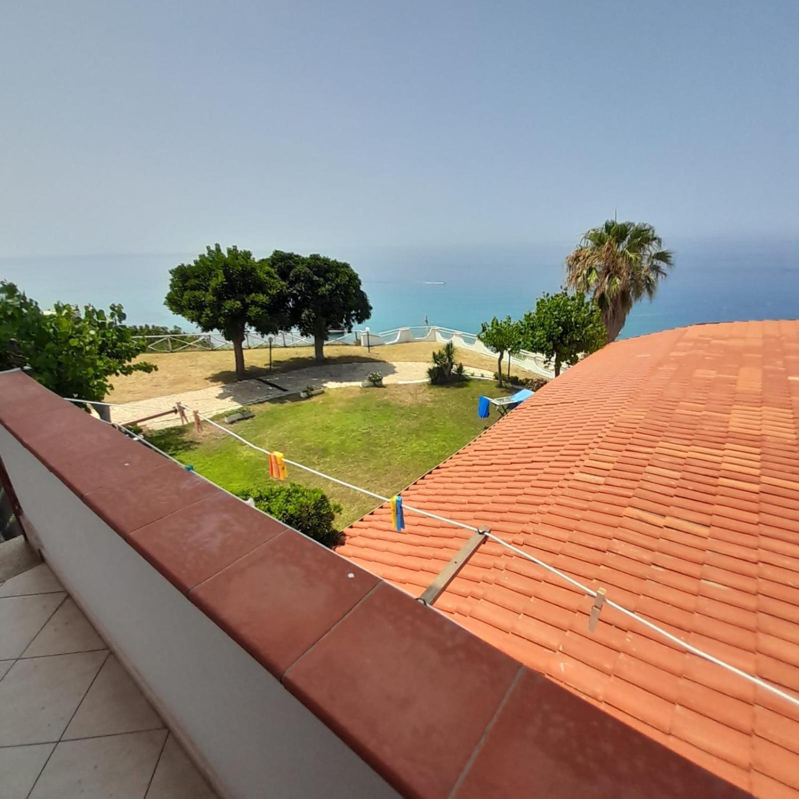 Residence Araba Fenice Тропеа Екстериор снимка