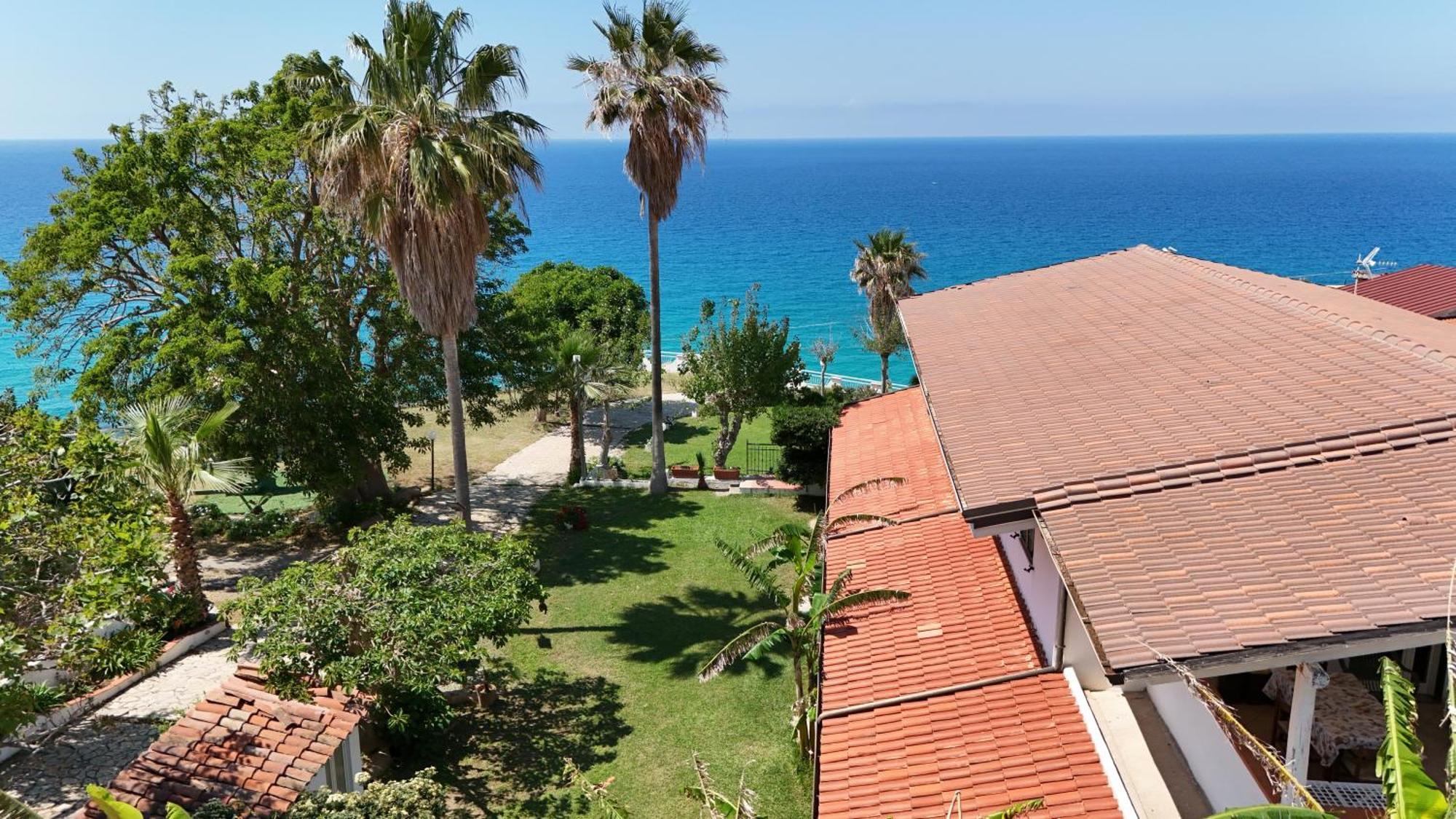 Residence Araba Fenice Тропеа Екстериор снимка