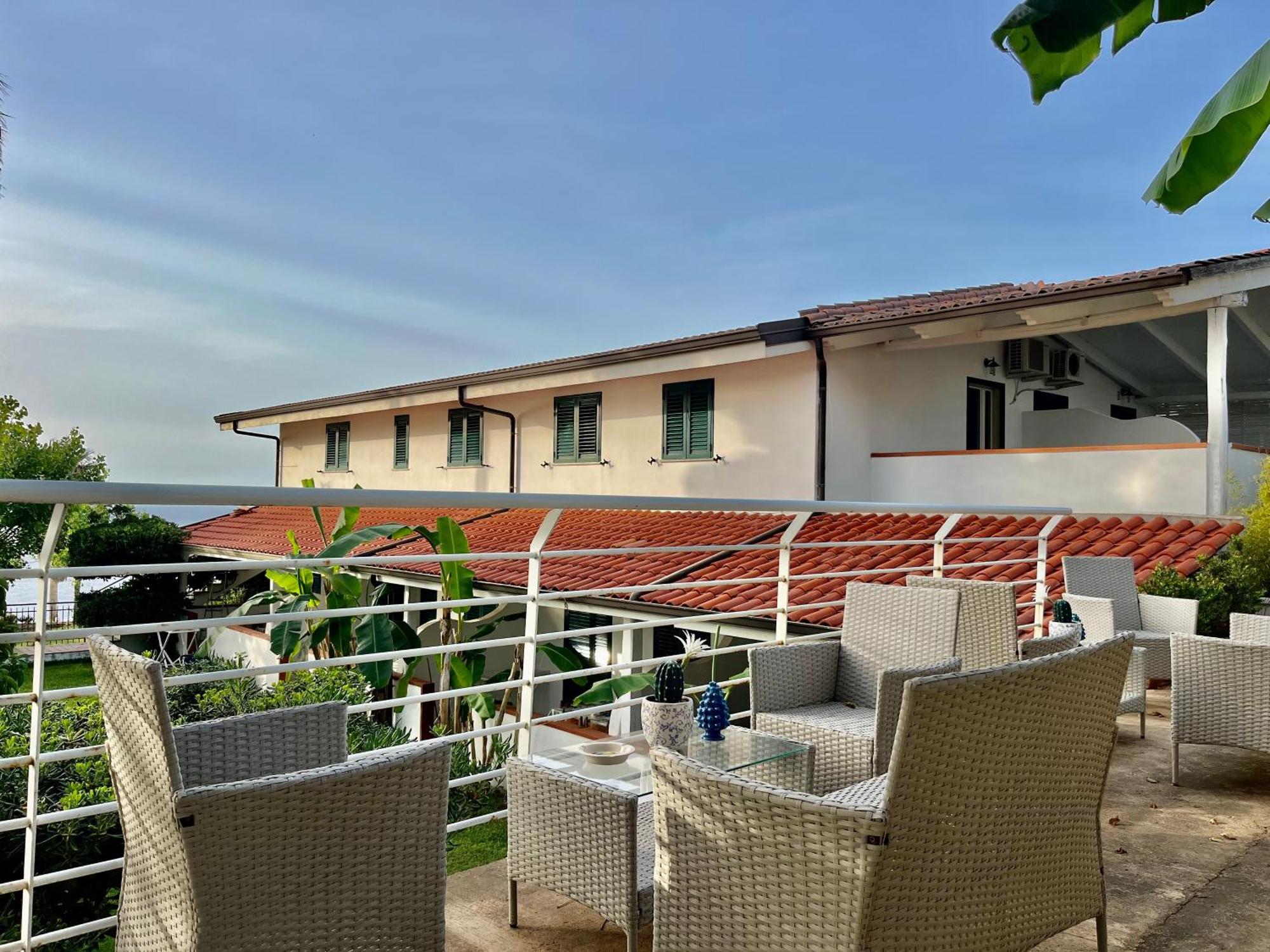 Residence Araba Fenice Тропеа Екстериор снимка