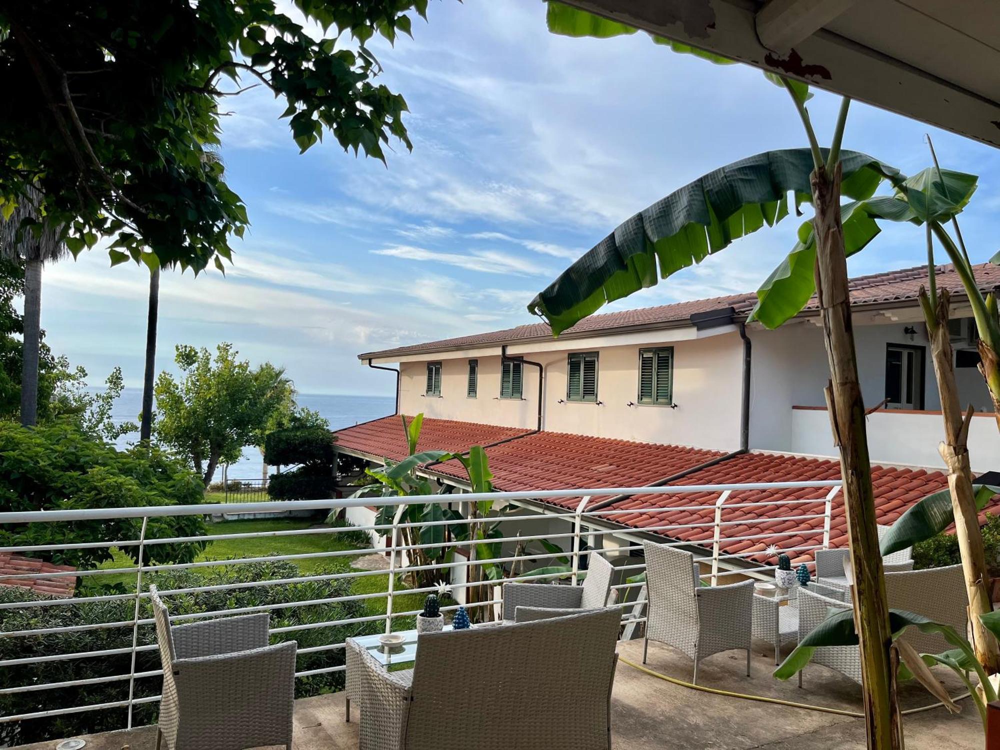Residence Araba Fenice Тропеа Екстериор снимка